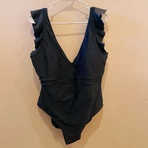 EUC Summersalt Ruffle Backflip Black Size 12